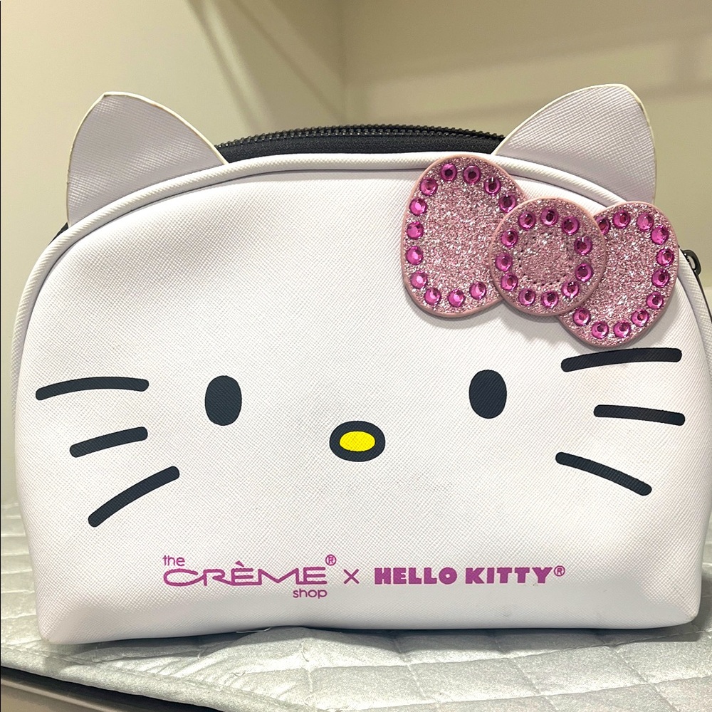 NWOt Hello Kitty White Cosmetic Bag - Picture 1 of 7
